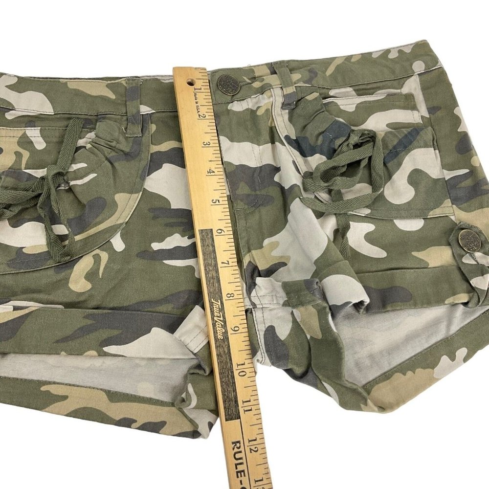 Hybrid & Company Shorts Women's Sz 11 Olive Green Camo Low Rise Shortie Cuff Hem - Picture 6 of 7